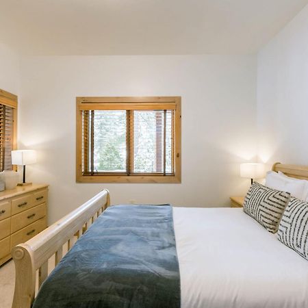 Coyote Moon By Avantstay Cabin Wsauna Mins From Dt Truckee Northstar Exteriör bild